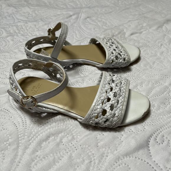 Janie And Jack Woven Sandals Size 11 - Picture 5 of 10